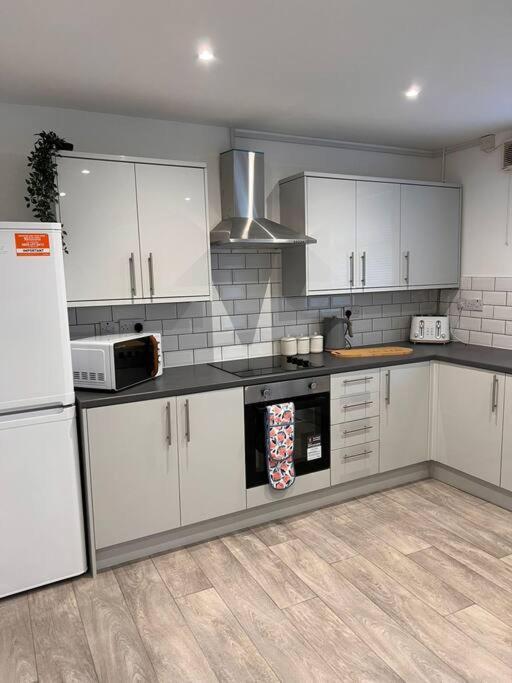 Bridge Place - Spacious Home With Plenty Of Beds! 머티르티드필 외부 사진